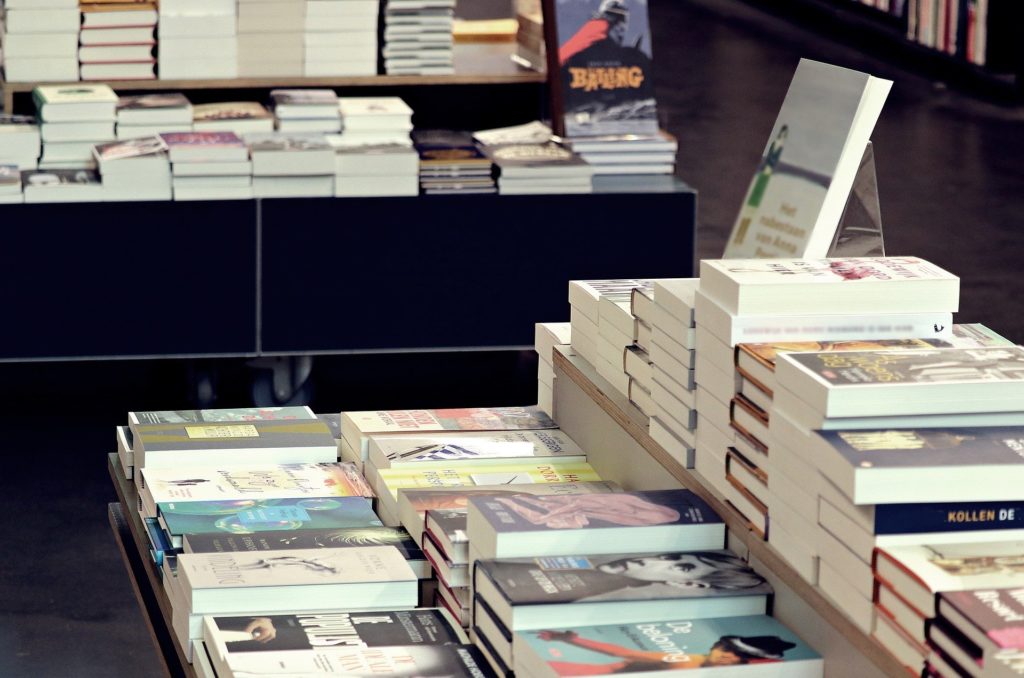 books in bookstore at rentrée littéraire